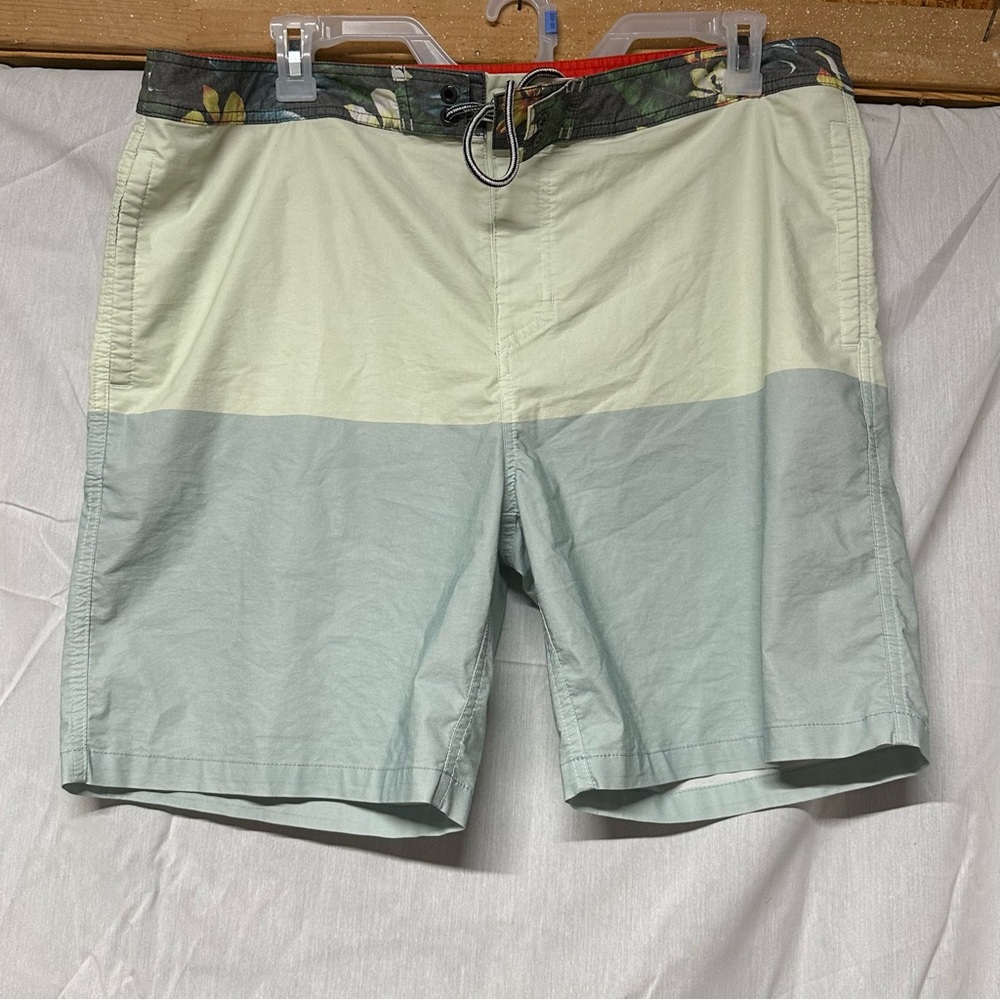 Goodfellow & Co. Swim Trunks Color Block Floral Accents Size 40
